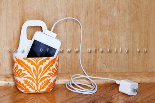 Biến vỏ chai lọ cũ thành túi đựng điện thoại tiện dụng