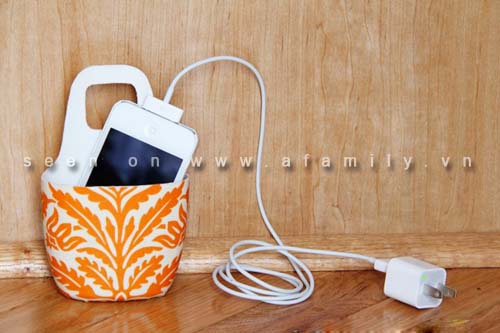 Biến vỏ chai lọ cũ thành túi đựng điện thoại tiện dụng