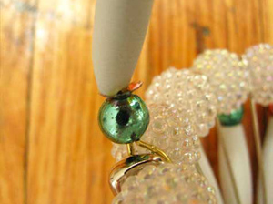 Giỏ xinh từ kim băng và hạt cườm
