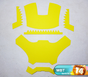 Mày mò làm mặt nạ Iron Man tặng nhóc em