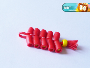 Móc điện thoại dây pháo đỏ nhớ Tết năm xưa