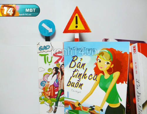 Tự tay may vá bookmark biển báo giao thông