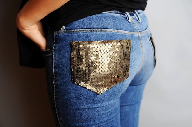F5 quần jeans cũ với sequin lạ mắt