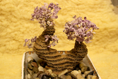 Tận dụng bìa các-tông làm cây bonsai độc đáo