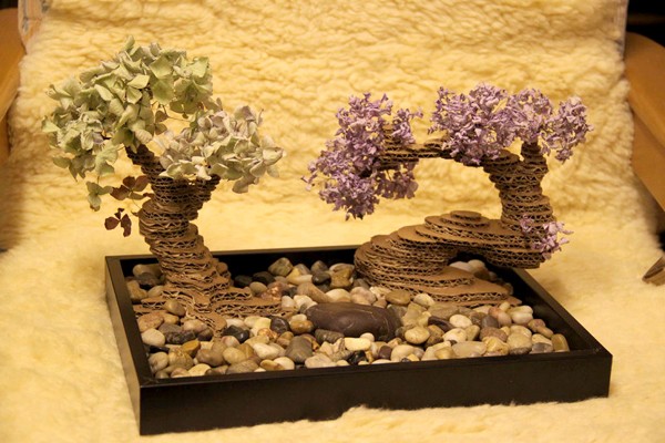 Tận dụng bìa các-tông làm cây bonsai độc đáo