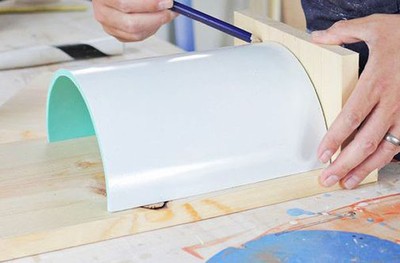 Tự chế chậu cây treo tường cho nhà thêm xanh
